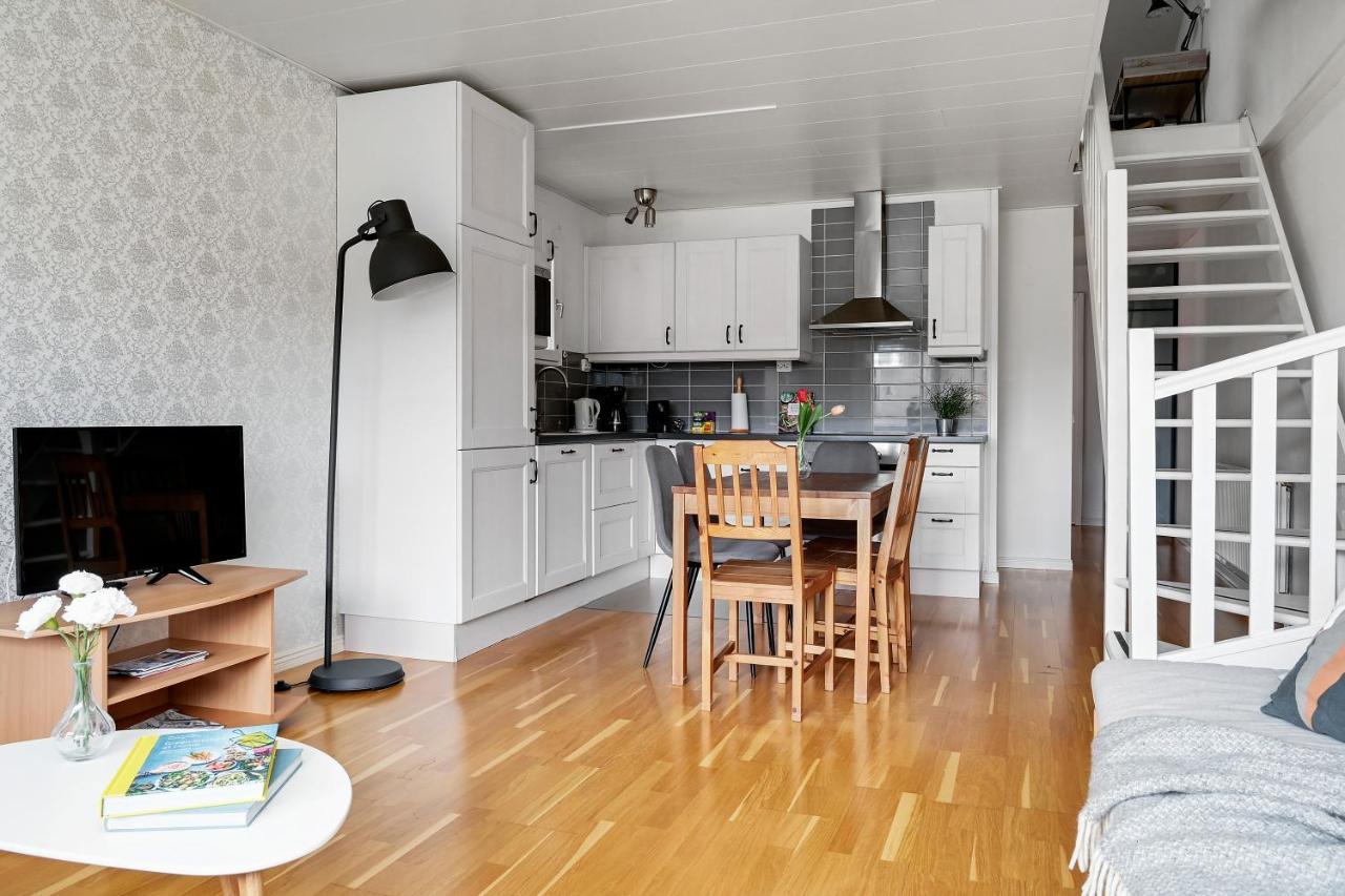 Feriehus Sparkling Modern House In Kista - Close To *